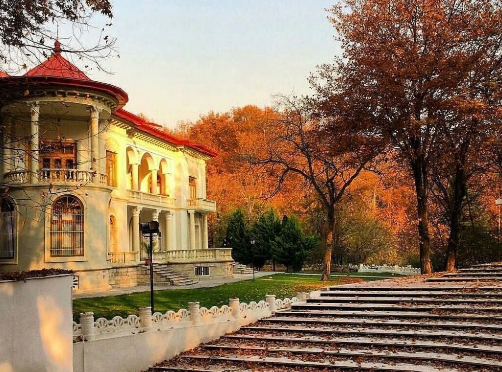 مجموعه فرهنگی سعدآباد تهران-کاخ سعدآباد تهران-کاخ سعدآباد کجاست-مجموعه سعدآباد چند کاخ دارد-قیمت بلیط مجموعه سعدآباد- مجموعه تاریخی سعدآباد