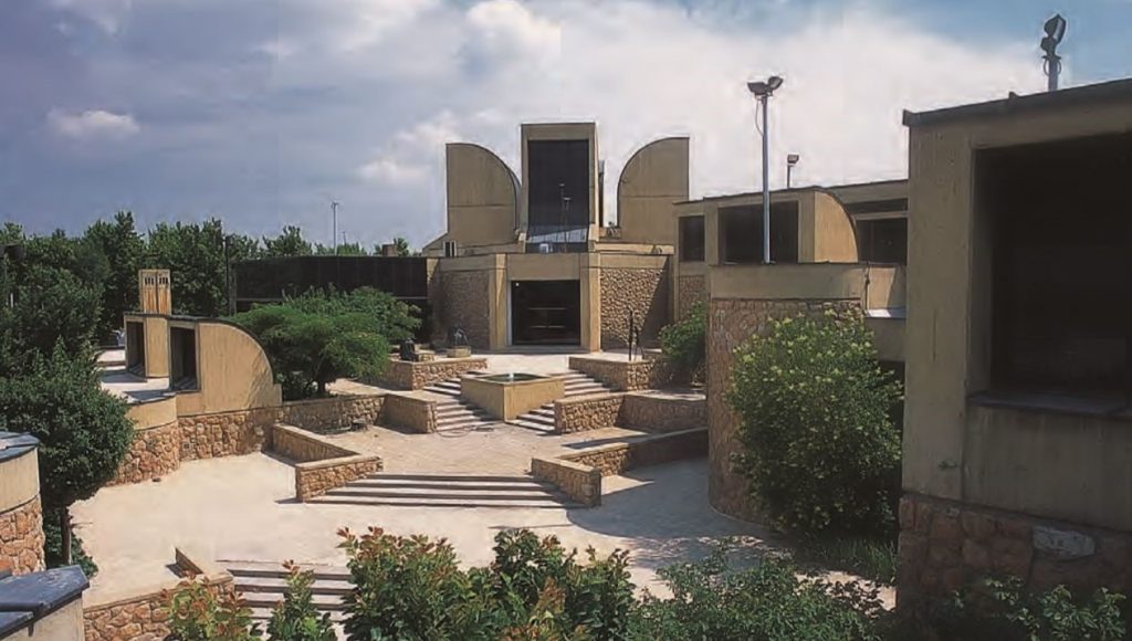 موزه هنرهای معاصر تهران-موزه هنرهای معاصر تهران کجاست-ساعت بازدید موزه هنرهای معاصر تهران-قیمت بلیط موزه هنرهای معاصر تهران-