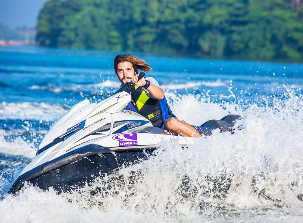 جت اسکی در متل قو