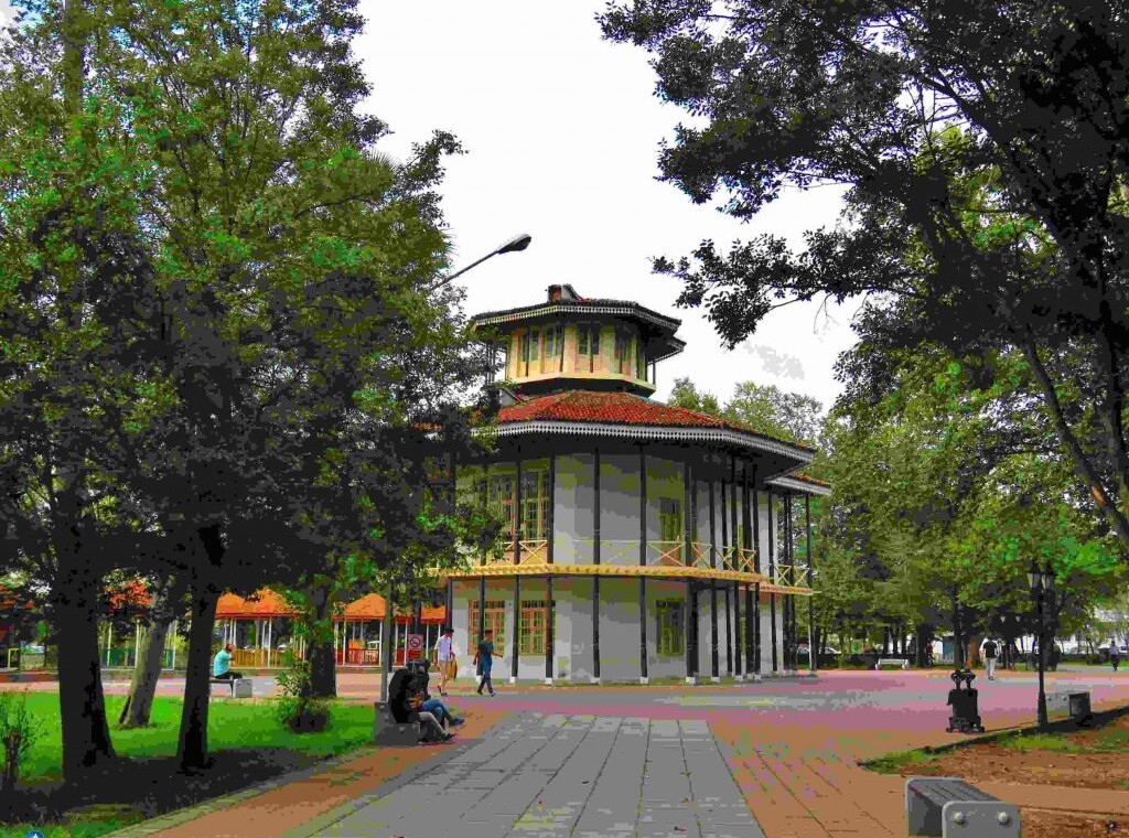 باغ محتشم رشت-باغ محتشم عمارت کلاه فرنگی-باغ محتشم رشت کجاست-عمحتشم و عمارت کلاه فرنگی کجاست-باغ محتشم رشت عمرت کلاه فرنگی۱