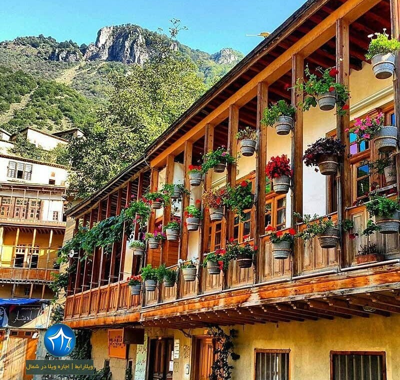 ماسوله کجاست شهری از خانه های پلکانی در گیلان است روستای ماسوله با جاذبه های دیدنی آبشار کوشم موزه مردم شناسی بازار مقصد صدها تور و محل اجاره و اقامت گردشگری