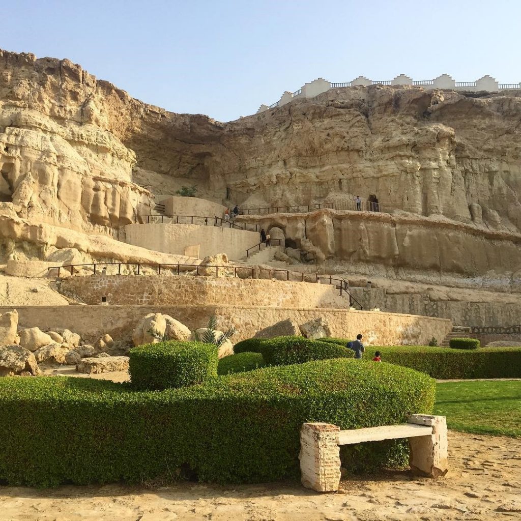 غار خربس قشم-غار خربس کجاست-فاصله غار خربس تا قشم-غار خربس جزیره قشم-غار خربس در قشم-غارهای خربس قشم۱