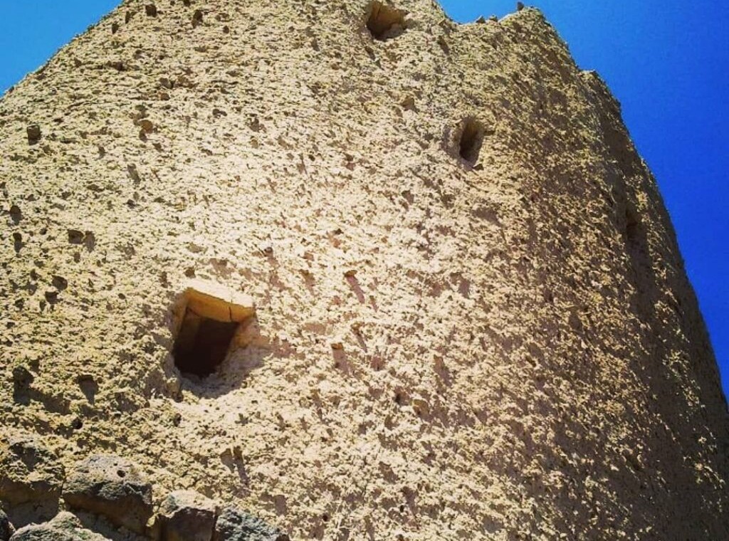قلعه گرماور دیلمان-عکس قلعه گرماور-قلعه و برج گرماور- روستای گرماور دیلمان-قلعه گرماور کجاست- (۱)